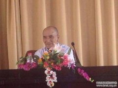 阿克尼玛《ཟིན་ཏིག（藏医札记）》的“隆”传承