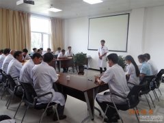 循化县中藏医院举行《四部医典》背诵活动